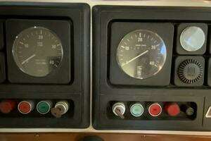 1987 President 41 Double Cabin Motor Yacht thumbnail 31