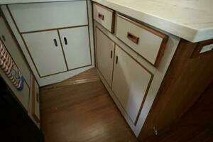 1987 President 41 Double Cabin Motor Yacht thumbnail 53