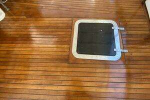 1987 President 41 Double Cabin Motor Yacht thumbnail 17