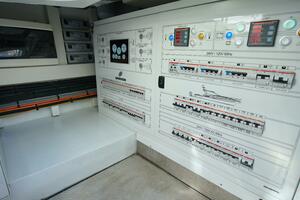 56FT (17.07M) UNIESSE