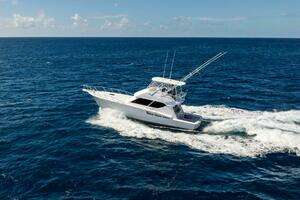 2005 Hatteras 50 Convertible thumbnail 95