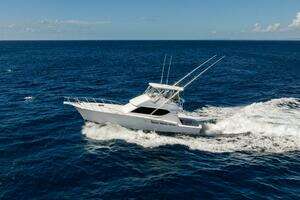 2005 Hatteras 50 Convertible thumbnail 94