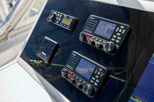 2005 Hatteras 50 Convertible thumbnail 74
