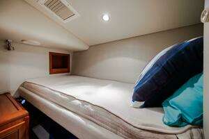 2005 Hatteras 50 Convertible thumbnail 47