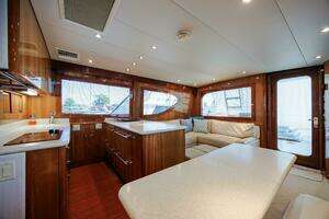 2005 Hatteras 50 Convertible thumbnail 18