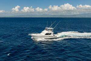 2005 Hatteras 50 Convertible thumbnail 92