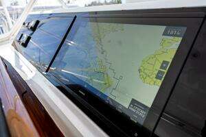 2005 Hatteras 50 Convertible thumbnail 71