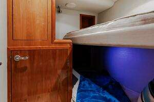 2005 Hatteras 50 Convertible thumbnail 46