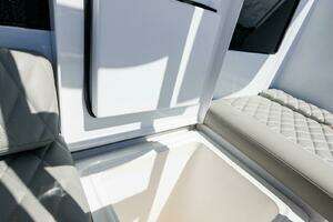 2005 Hatteras 50 Convertible thumbnail 59