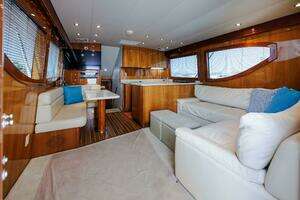 2005 Hatteras 50 Convertible thumbnail 13