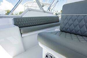 2005 Hatteras 50 Convertible thumbnail 63