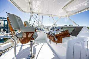 2005 Hatteras 50 Convertible thumbnail 65