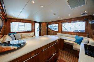 2005 Hatteras 50 Convertible thumbnail 17