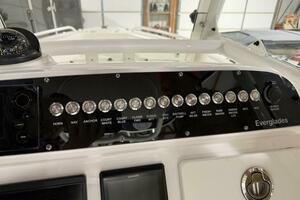 23ft Everglades Yacht For Sale