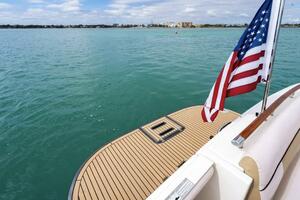 2013 Tiara Yachts 36 Coronet thumbnail 11