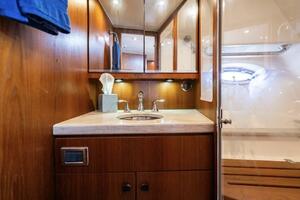 2013 Tiara Yachts 36 Coronet thumbnail 30