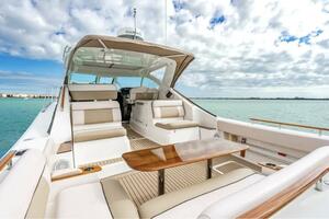 2013 Tiara Yachts 36 Coronet thumbnail 12