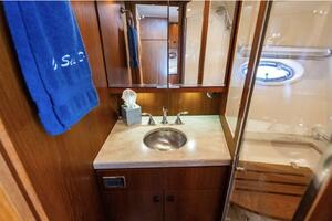 2013 Tiara Yachts 36 Coronet thumbnail 29