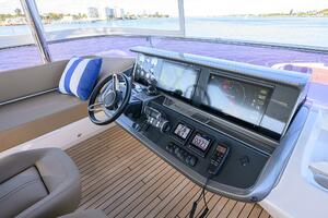 Princess Y78 - Janie II - Bridge Helm