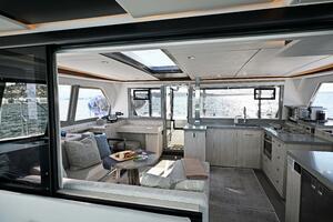 MIN ö Worth Avenue Yachts