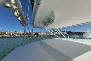 2004 Riviera 4000 Offshore thumbnail 26