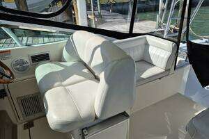 2004 Riviera 4000 Offshore thumbnail 33