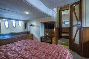 2009 Silverton 52 Ovation thumbnail 56