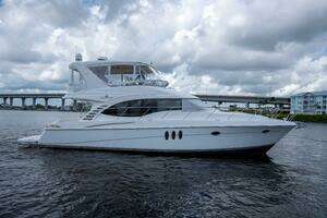 2009 Silverton 52 Ovation thumbnail 3