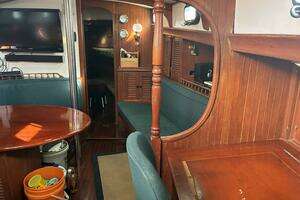 1983 Vagabond 42 Ketch thumbnail 14