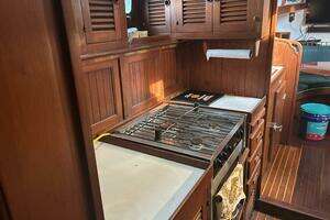 1983 Vagabond 42 Ketch thumbnail 34