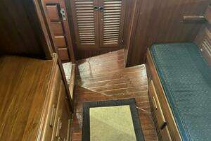 1983 Vagabond 42 Ketch thumbnail 37
