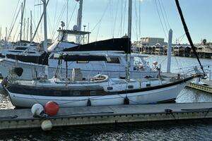 1983 Vagabond 42 Ketch thumbnail 3