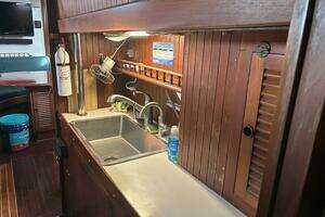 1983 Vagabond 42 Ketch thumbnail 35