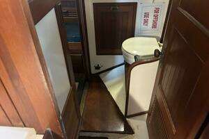 1983 Vagabond 42 Ketch thumbnail 44