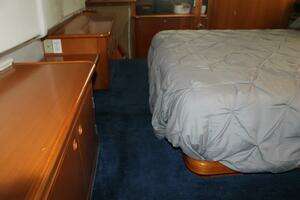 2004 Lagoon 43 Power Cat thumbnail 24