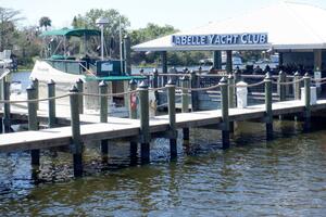 Escapade 31ft Camano Yacht For Sale