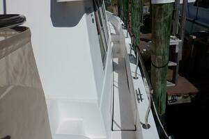 2002 Mainship 430 Trawler thumbnail 7