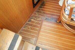 2002 Mainship 430 Trawler thumbnail 35