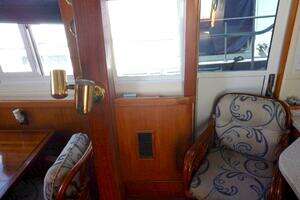 2002 Mainship 430 Trawler thumbnail 38