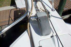 2002 Mainship 430 Trawler thumbnail 12