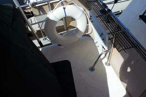 2002 Mainship 430 Trawler thumbnail 19