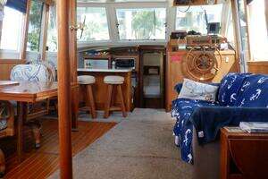 2002 Mainship 430 Trawler thumbnail 69