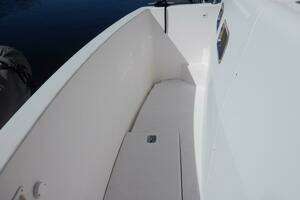 2002 Mainship 430 Trawler thumbnail 9