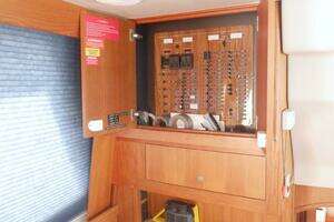 2002 Mainship 430 Trawler thumbnail 43