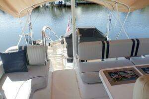 2002 Mainship 430 Trawler thumbnail 31