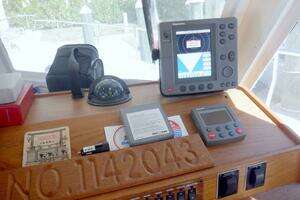 2002 Mainship 430 Trawler thumbnail 50