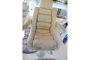 2002 Mainship 430 Trawler thumbnail 25