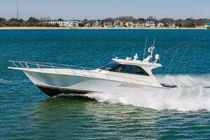 2010 Viking 52 Sport Coupe thumbnail 4