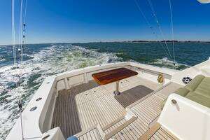 2010 Viking 52 Sport Coupe thumbnail 11