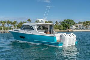 ECLIPSE 505 Shadow In Stock 50ft ECLIPSE Yacht For Sale